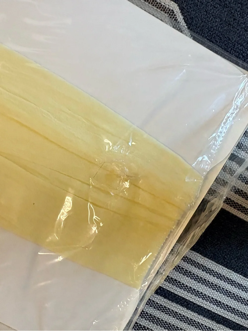 VTG NWT Clover Yellow Thigh High Nylon Seamless Stretch Stockings Size 8.5-11 M
